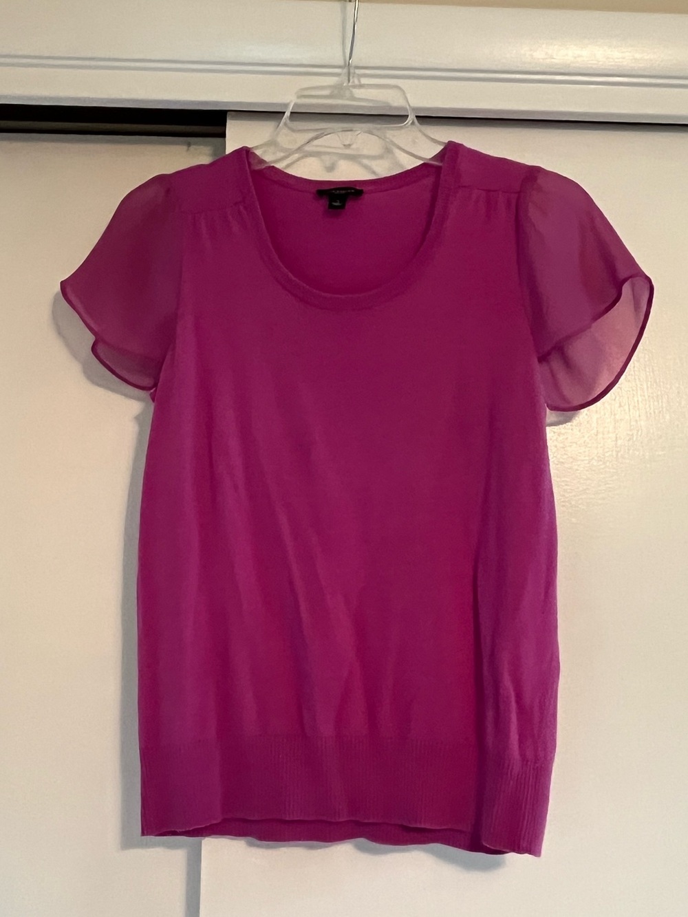 Ann Taylor Fuscia Flutter Sleeve Knit Top Size S